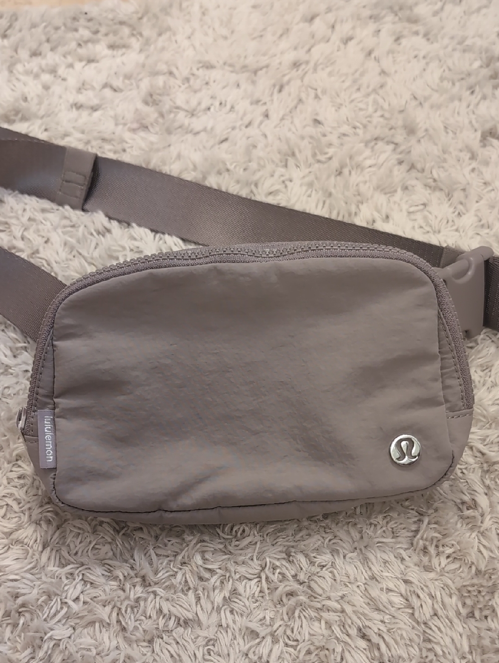 Lululemon Everywhere Belt Bag 1L Warm Ash Grey